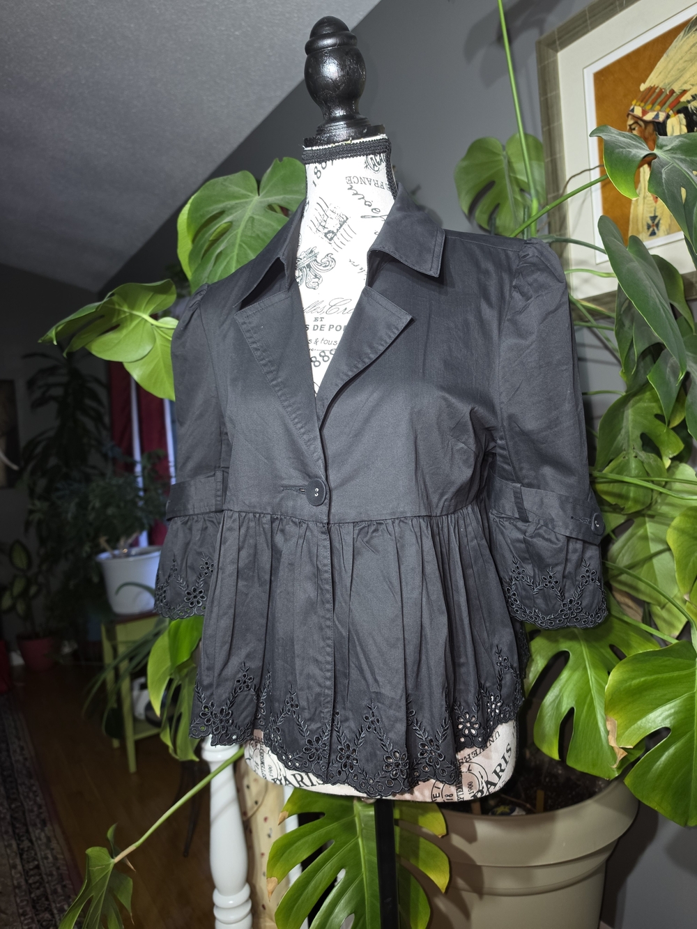 Luii Black Eyelet Peplum Button-Front Blouse